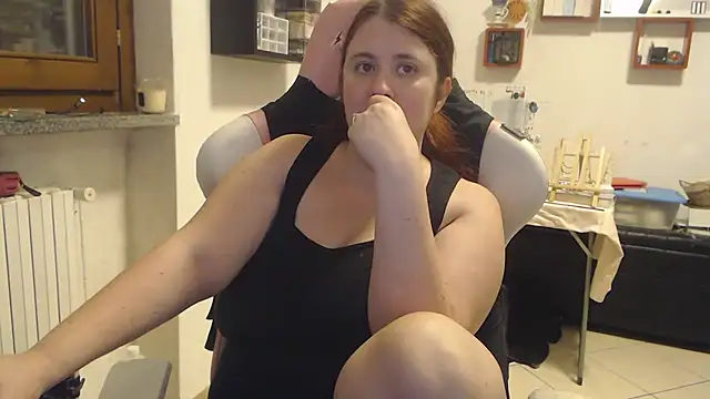 Snapshot of valerysexy chatting on 10.14.25 valerysexy online show from 10.14.25