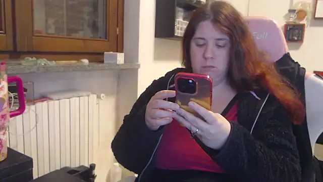 Snapshot of valerysexy chatting on 10.24.25 valerysexy online show from 10.24.25