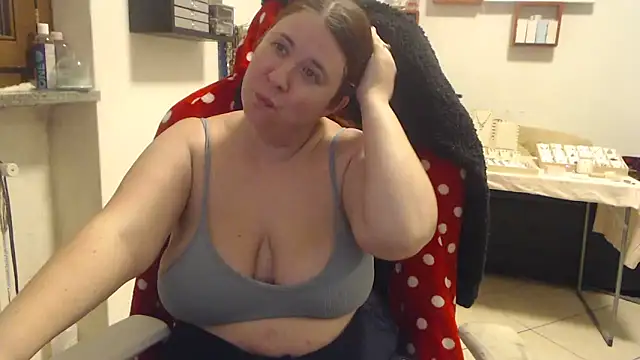 Snapshot of valerysexy chatting on 10.31.25 valerysexy online show from 10.31.25