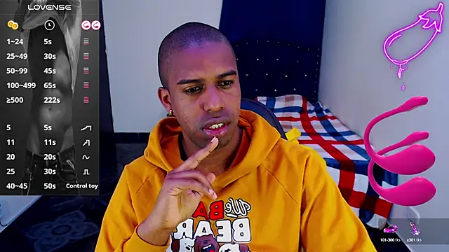 Snapshot of mrjhon26 chatting on 01.24.25 mrjhon26 online show from 01.24.25