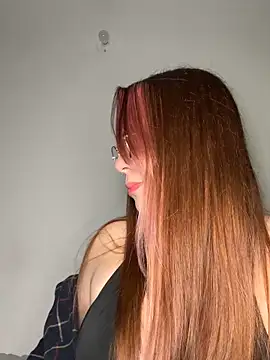 Snapshot of NatyOlson chatting on 09.11.25 NatyOlson online show from 09.11.25