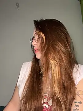 Snapshot of NatyOlson chatting on 10.05.25 NatyOlson online show from 10.05.25