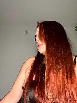 Snapshot of NatyOlson chatting on 11.01.25 NatyOlson online show from 11.01.25