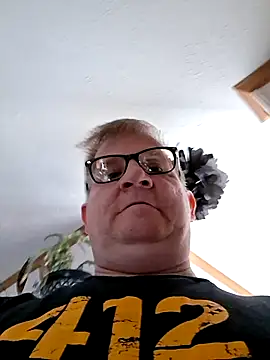 Snapshot of J83560Jason chatting on 10.19.25 J83560Jason online show from 10.19.25