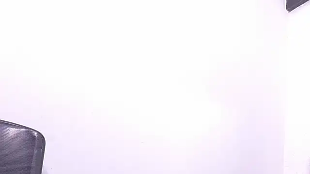 Skinny hottie18 online show from 12.21.24