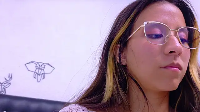 Skinny hottie18 online show from 01.09.25