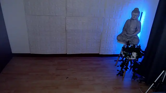 GODDESS EVANS online show from 02.05.25