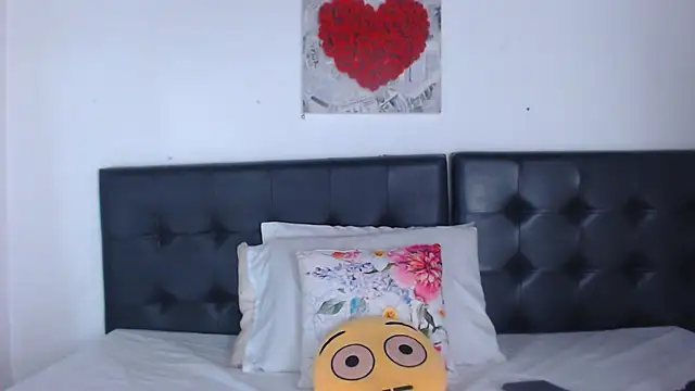 Amara Red online show from 09.29.25