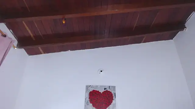 Amara Red online show from 10.17.25