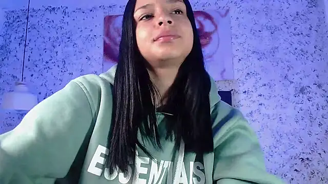 Zoee babygirl online show from 01.04.25