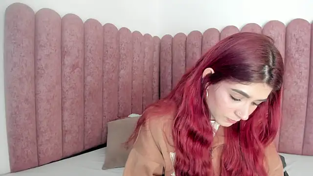 Snapshot of AnnyCherry_ chatting on 12.19.24 AnnyCherry online show from 12.19.24
