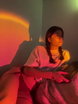 Snapshot of AnnyCherry_ chatting on 02.14.25 AnnyCherry online show from 02.14.25