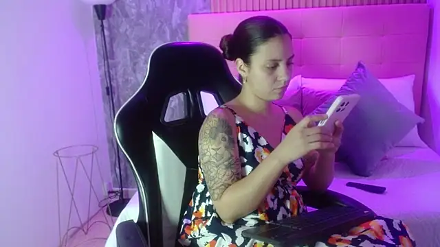 melody  bleir online show from 09.25.25