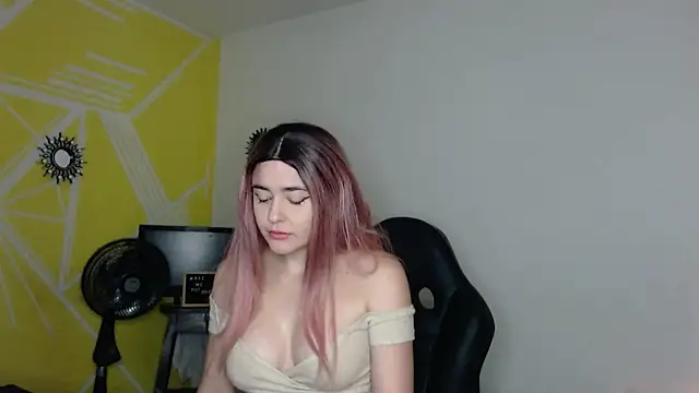 Nikolle Rouss online show from 09.19.25