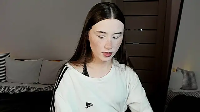 Stella Sunny online show from 01.15.26