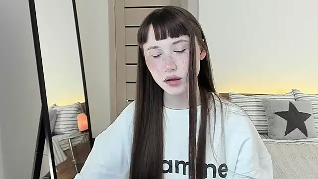 Stella Sunny online show from 04.08.26