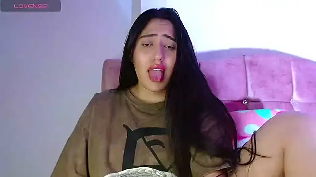 Paris-love online show from 01.02.25