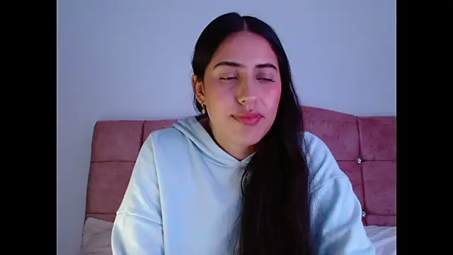 Paris-love online show from 10.12.25