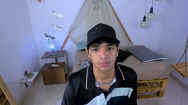 Snapshot of Brand_habes chatting on 09.24.25 Brand habes online show from 09.24.25