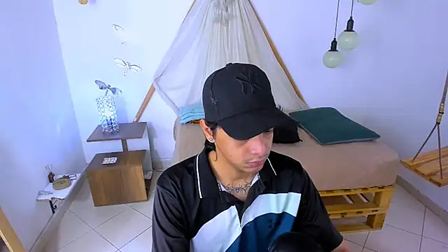 Snapshot of Brand_habes chatting on 09.27.25 Brand habes online show from 09.27.25