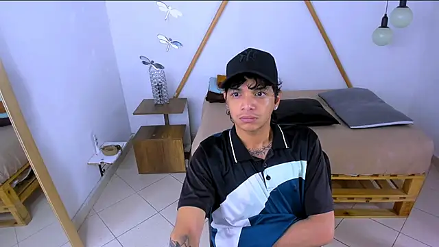 Snapshot of Brand_habes chatting on 10.03.25 Brand habes online show from 10.03.25