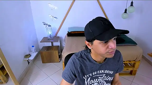 Snapshot of Brand_habes chatting on 10.06.25 Brand habes online show from 10.06.25