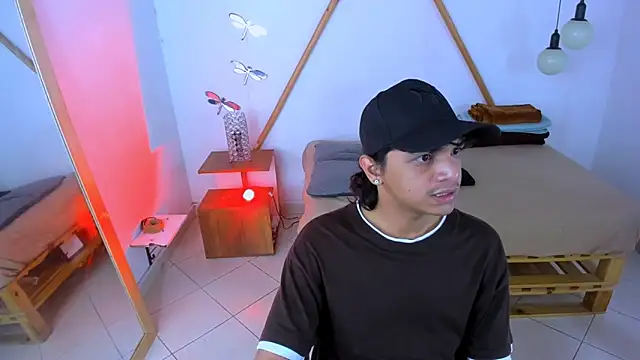 Snapshot of Brand_habes chatting on 10.26.25 Brand habes online show from 10.26.25