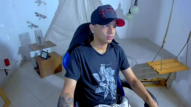Snapshot of Brand_habes chatting on 06.18.26 Brand habes online show from 06.18.26