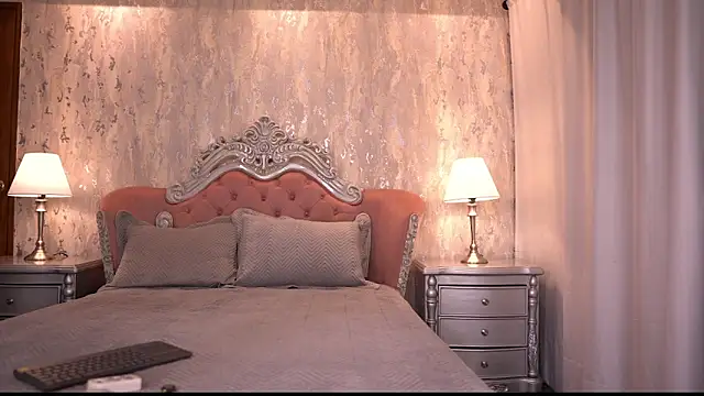 AngelineConnor online show from 09.17.25