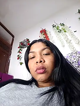 DIORA Latina online show from 09.11.25