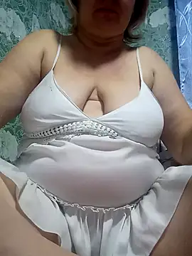 Ariel Flower online show from 11.25.25