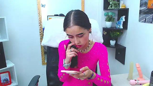 Snapshot of AnnySweett_ chatting on 02.28.25 AnnySweett online show from 02.28.25