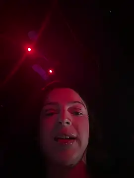 exoticmisfitt online show from 04.14.26