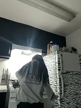 exoticmisfitt online show from 04.21.26