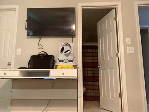 Snapshot of BubbaATL chatting on 09.24.25 BubbaATL online show from 09.24.25