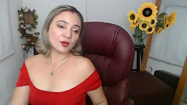 Snapshot of Ghada_milf chatting on 06.12.26 Ghada milf online show from 06.12.26