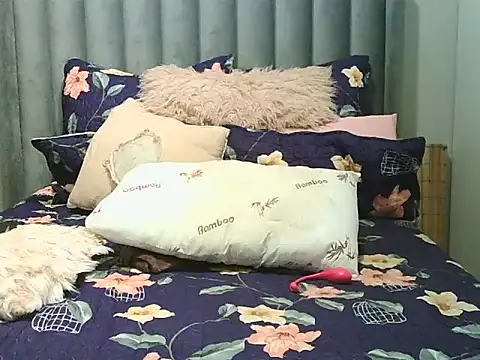 Amberbela online show from 12.13.24