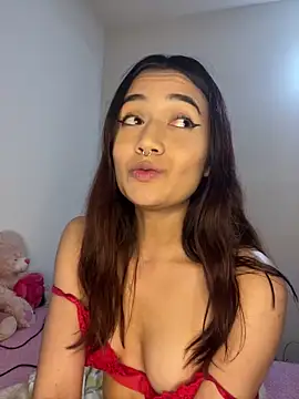 Snapshot of HallieLemon1 chatting on 12.20.24 HallieLemon1 online show from 12.20.24