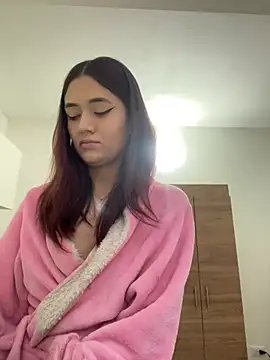 Snapshot of HallieLemon1 chatting on 12.24.24 HallieLemon1 online show from 12.24.24