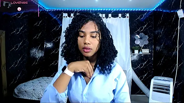 Snapshot of Hillary_queen chatting on 09.12.25 Hillary queen online show from 09.12.25