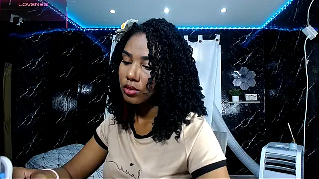 Snapshot of Hillary_queen chatting on 09.13.25 Hillary queen online show from 09.13.25