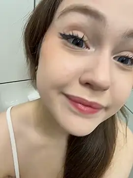 Snapshot of Peachy_Dream chatting on 05.14.26 Peachy Dream online show from 05.14.26