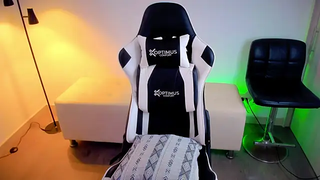 dafboy1 online show from 09.19.25