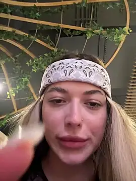 Snapshot of KylieJoyce chatting on 02.17.25 KylieJoyce online show from 02.17.25