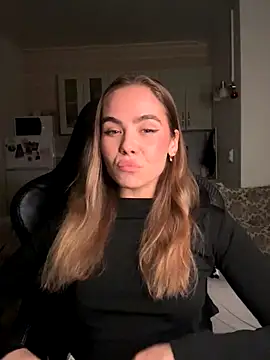 Snapshot of SkyBriii chatting on 10.18.25 SkyBriii online show from 10.18.25