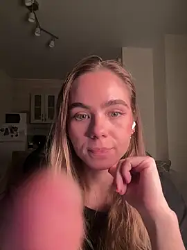 Snapshot of SkyBriii chatting on 10.21.25 SkyBriii online show from 10.21.25