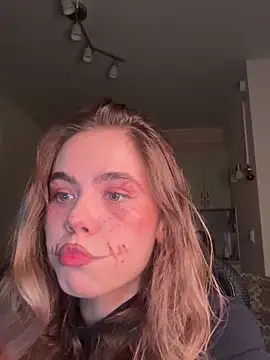 Snapshot of SkyBriii chatting on 10.31.25 SkyBriii online show from 10.31.25