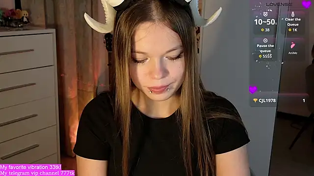 ValBae online show from 09.14.25