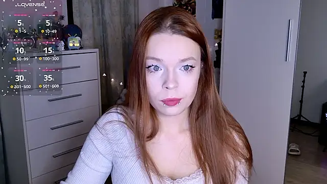 Snapshot of ValBae chatting on 02.04.26 ValBae online show from 02.04.26