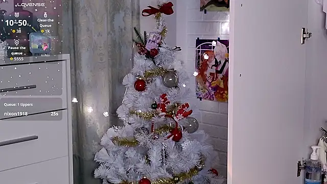 Snapshot of ValBae chatting on 02.15.26 ValBae online show from 02.15.26